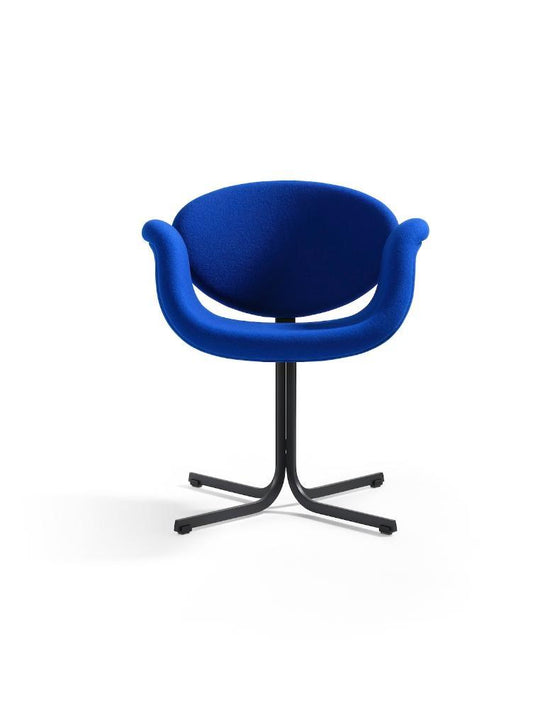 Herstel de elegante vorm van deze designfauteuil met hoogwaardige stoffering